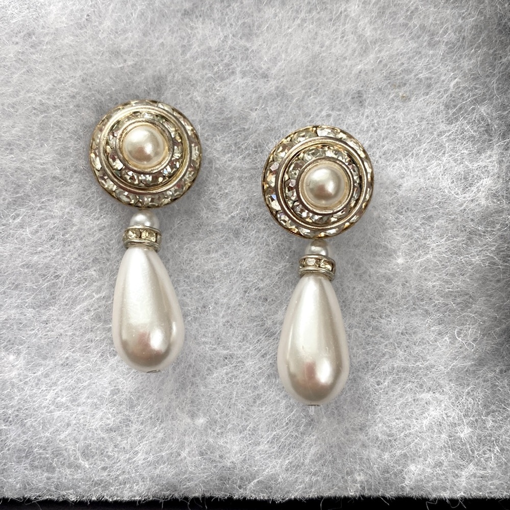 Gorgeous Faux Pearl and rhinestone earrings